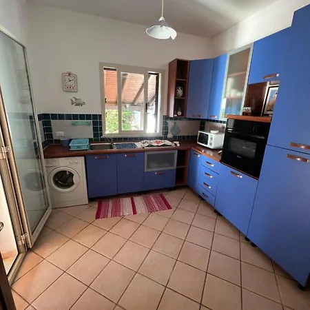 Casa Altavilla Milicia Holiday home *